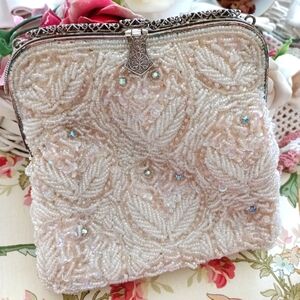 STUNNING VINTAGE BEADED ORNATE CLASP AND SILVERTONE FRAME!